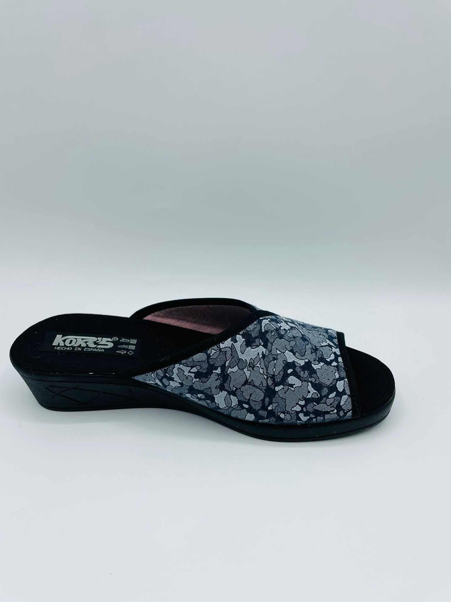 Zapatillas de casa con cuña Kokis 43402 - Imagen 3