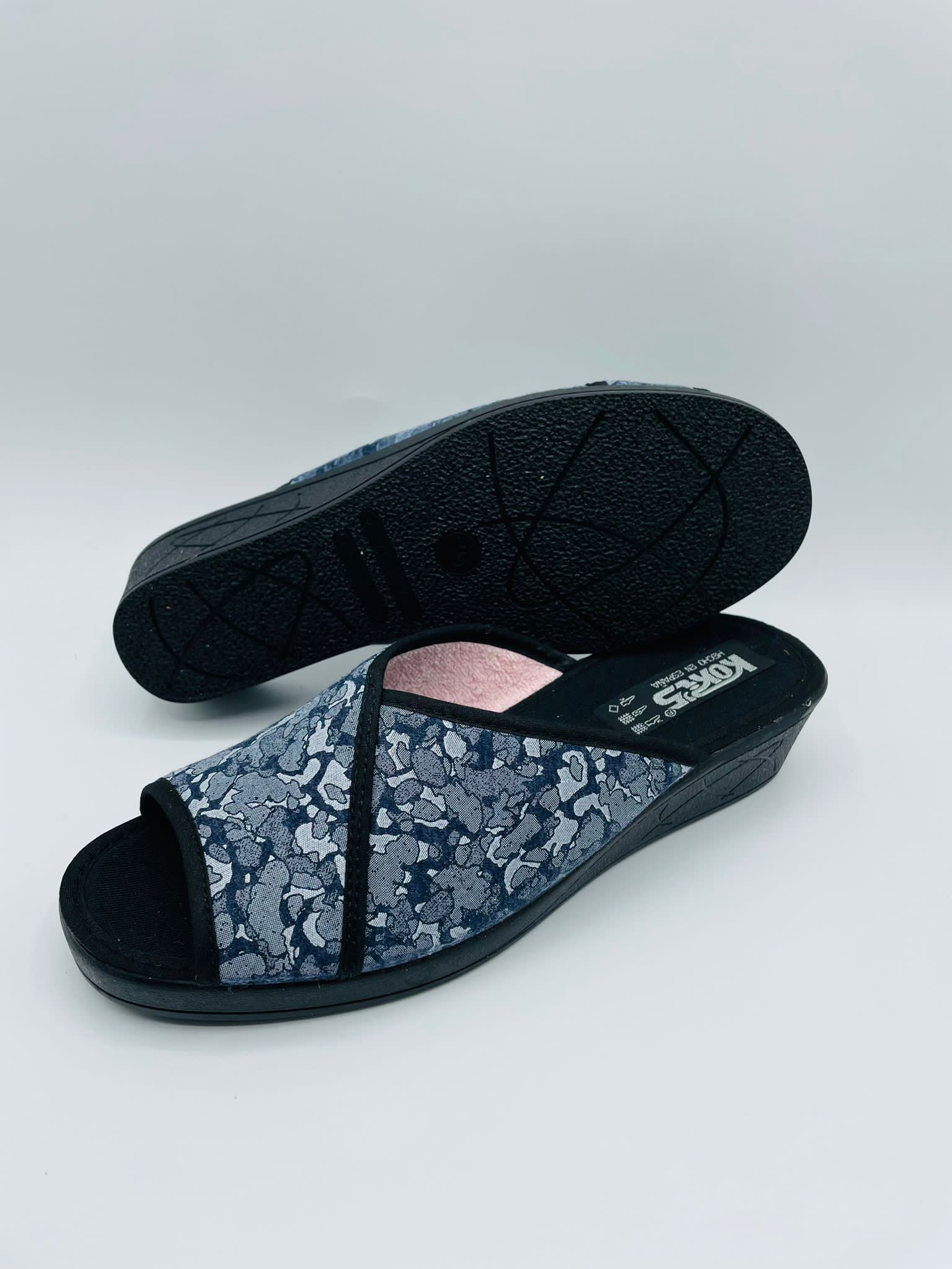 Zapatillas de casa con cuña Kokis 43402 - Imagen 2