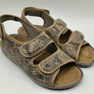 Sandalia señora ancho especial animal print Xpatri 931