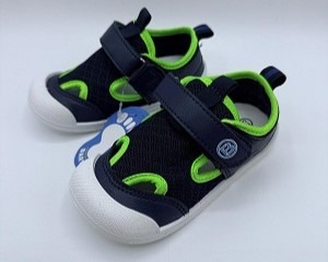 Sandalia barefoot tipo deportivo de Demax K875