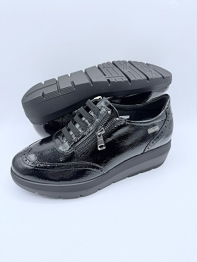 Zapato deportivo con cuña Doctor Cutillas 86050